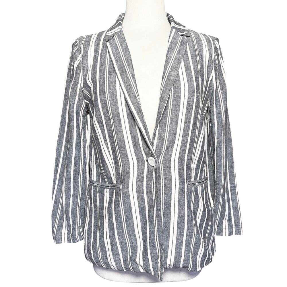 CUPCAKES & CASHMERE Women’s Linen Blend Navy and White Striped Blazer
